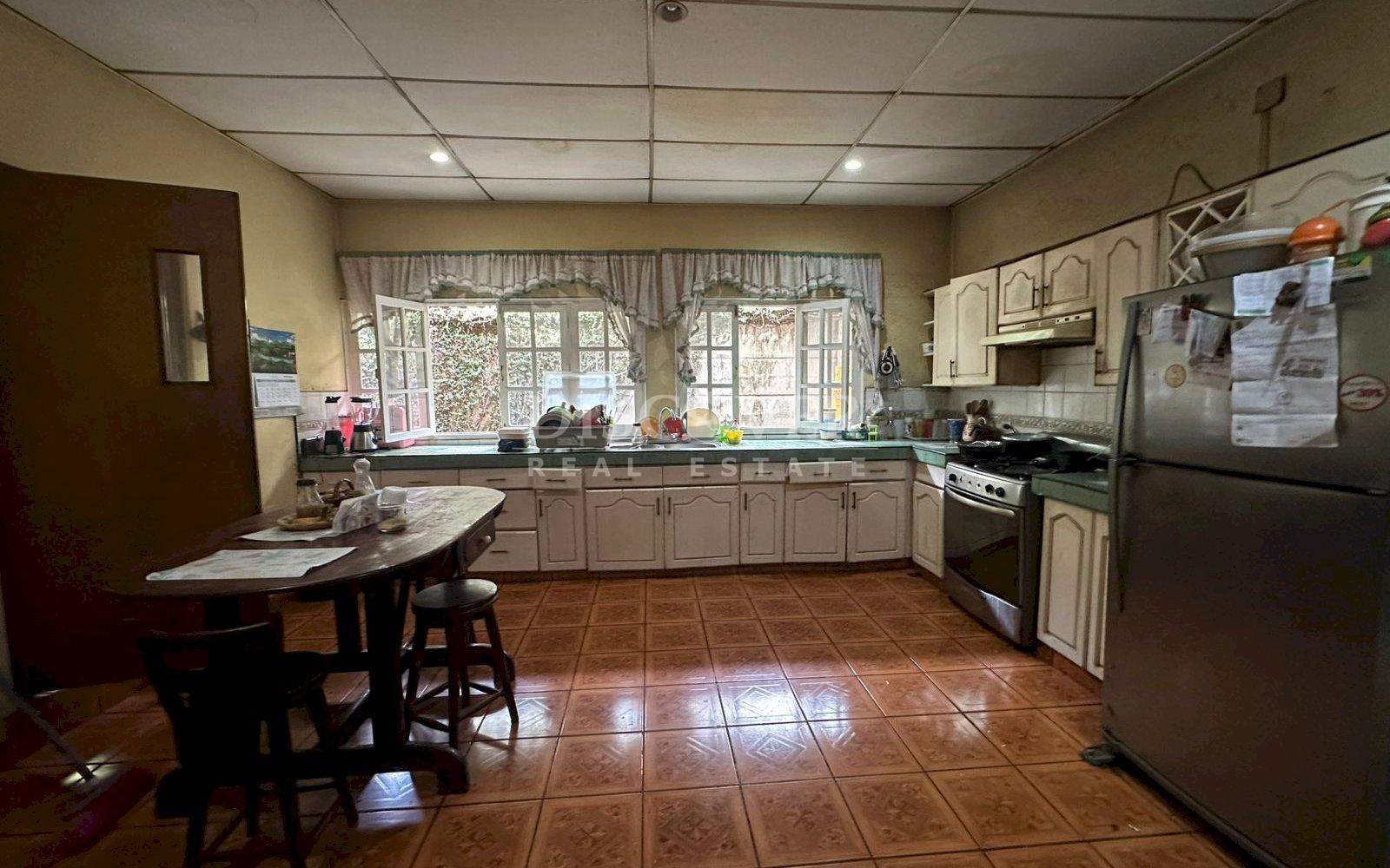  House in commercial area for sale