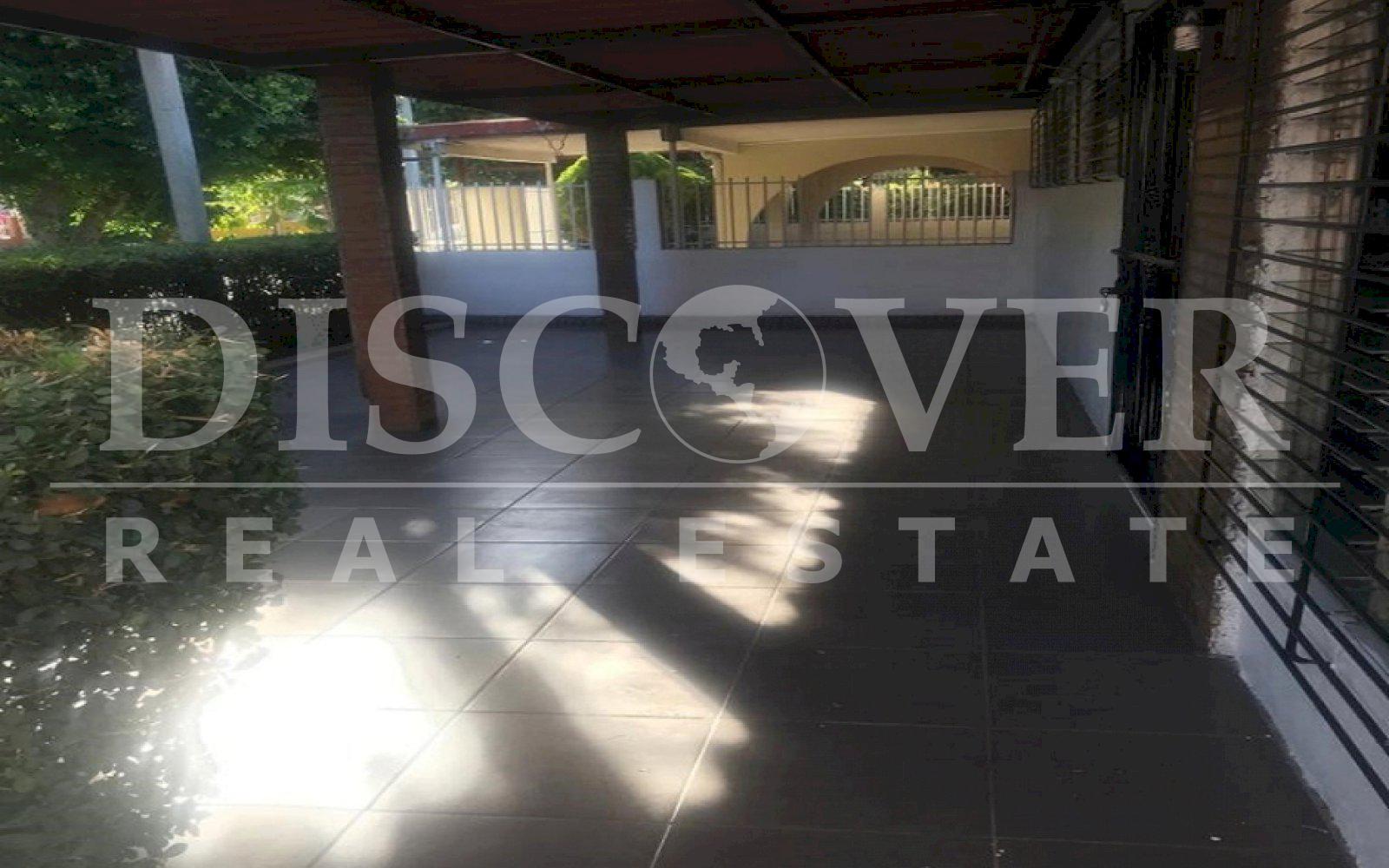  House for Sale in Residencial Las Brisas.