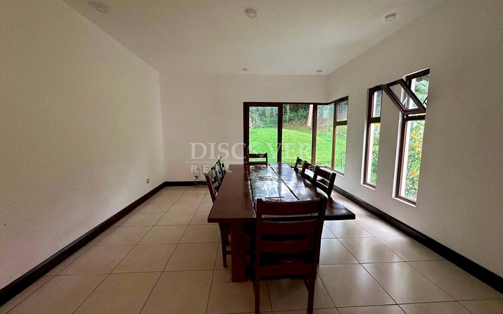  House for sale in Villa Fontana