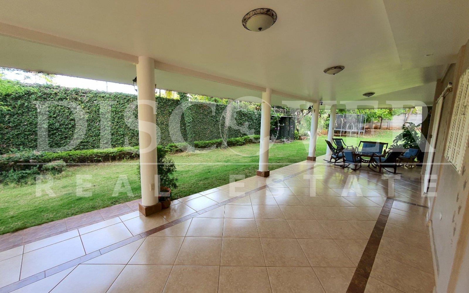  Three-story house for sale in Carretera Vieja Leon 