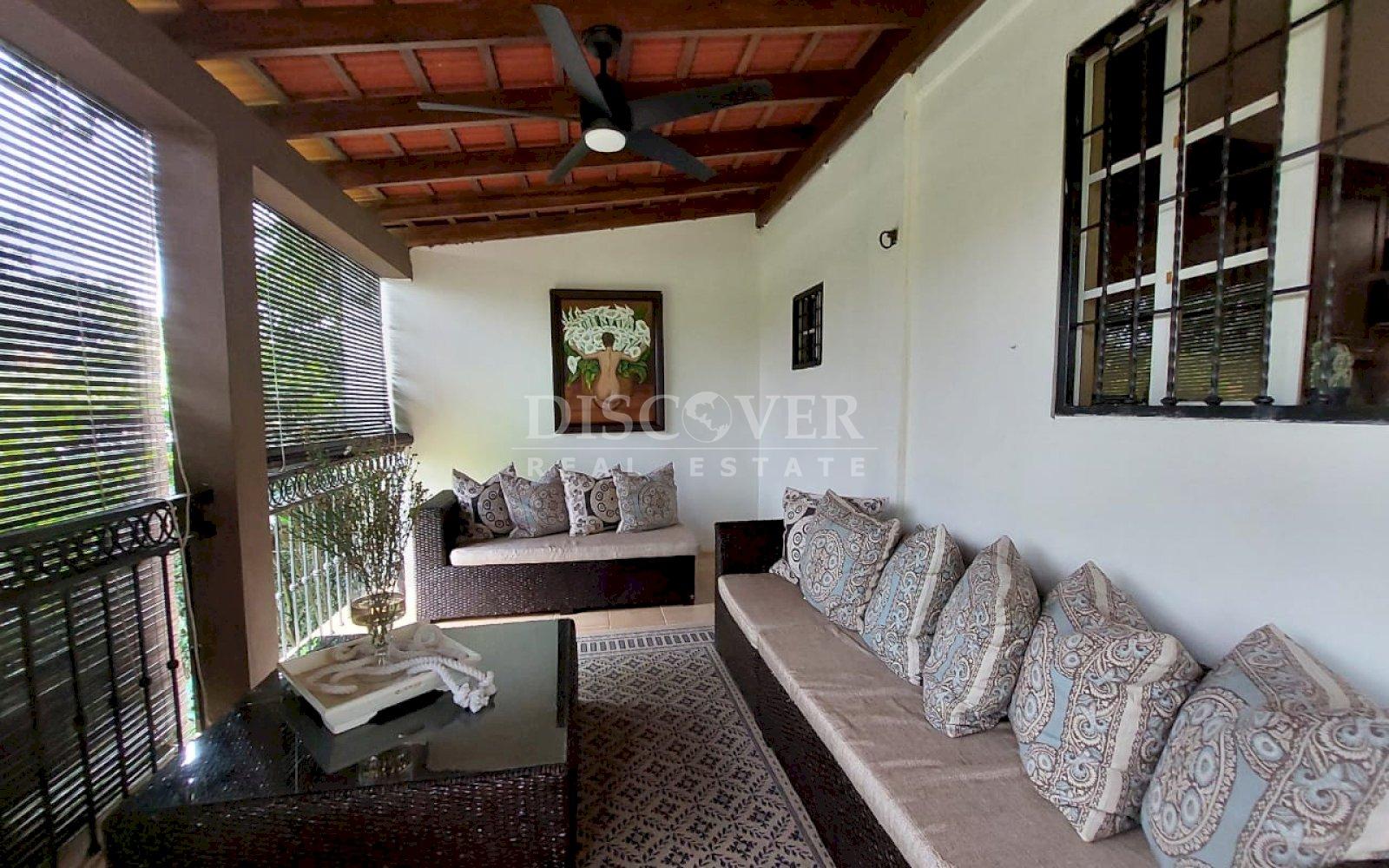  2-story house for sale in Villa Fontana.