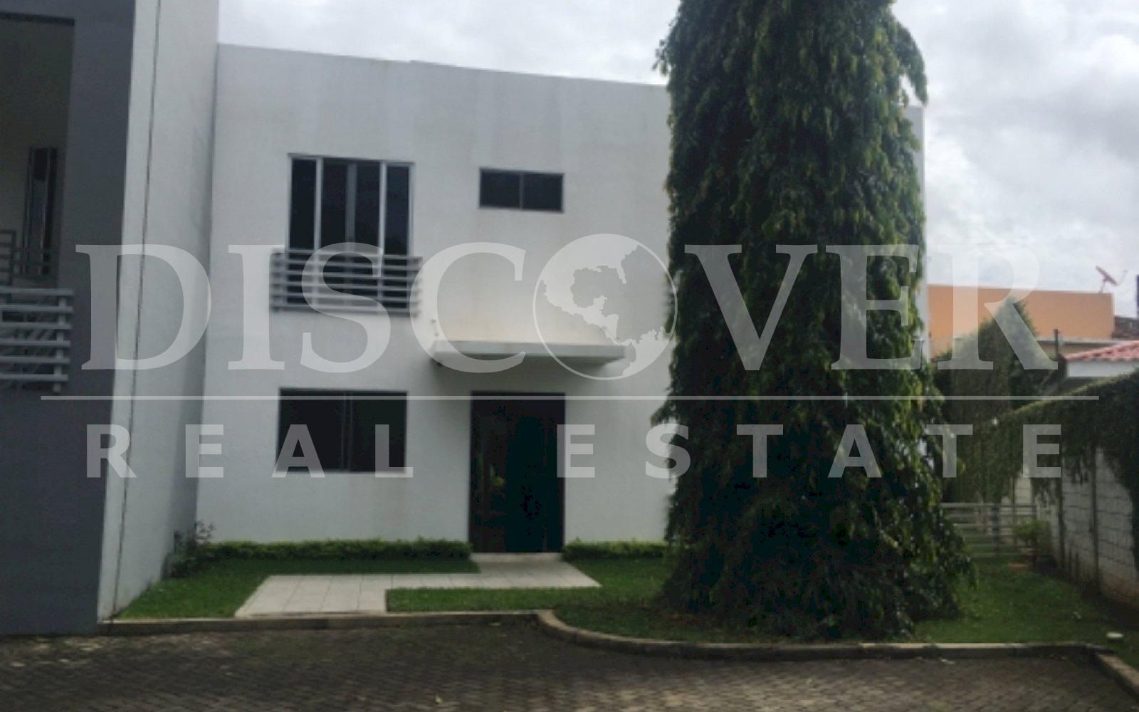  Modern house two floors in condominium in Las Colinas.