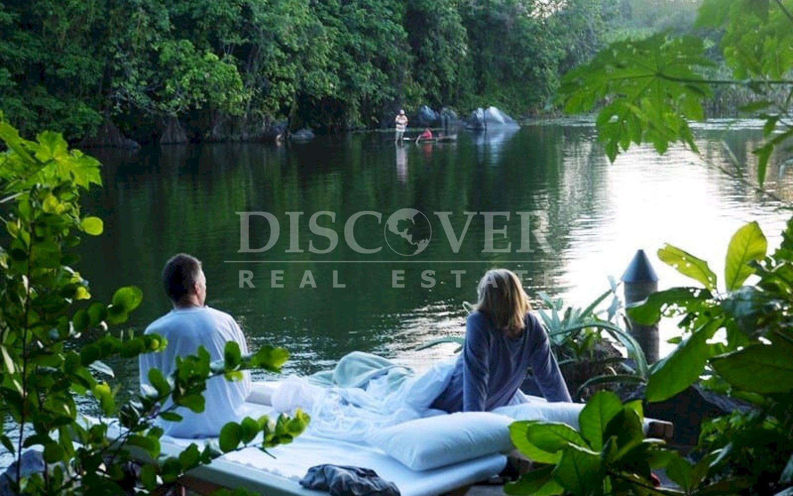  Islet for sale in the port of Asese