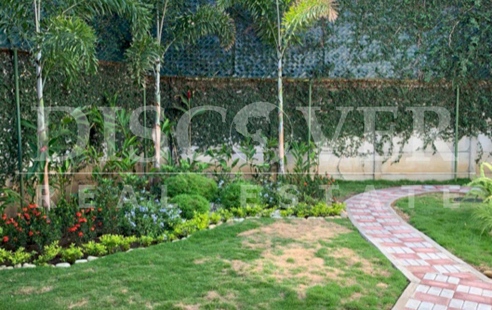  Spacious and modern house in a safe area of ​​Las Colinas.