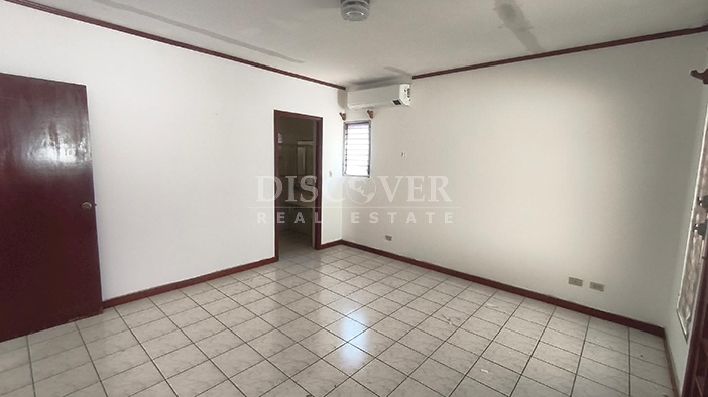  Spacious house for rent in Villa Fontana