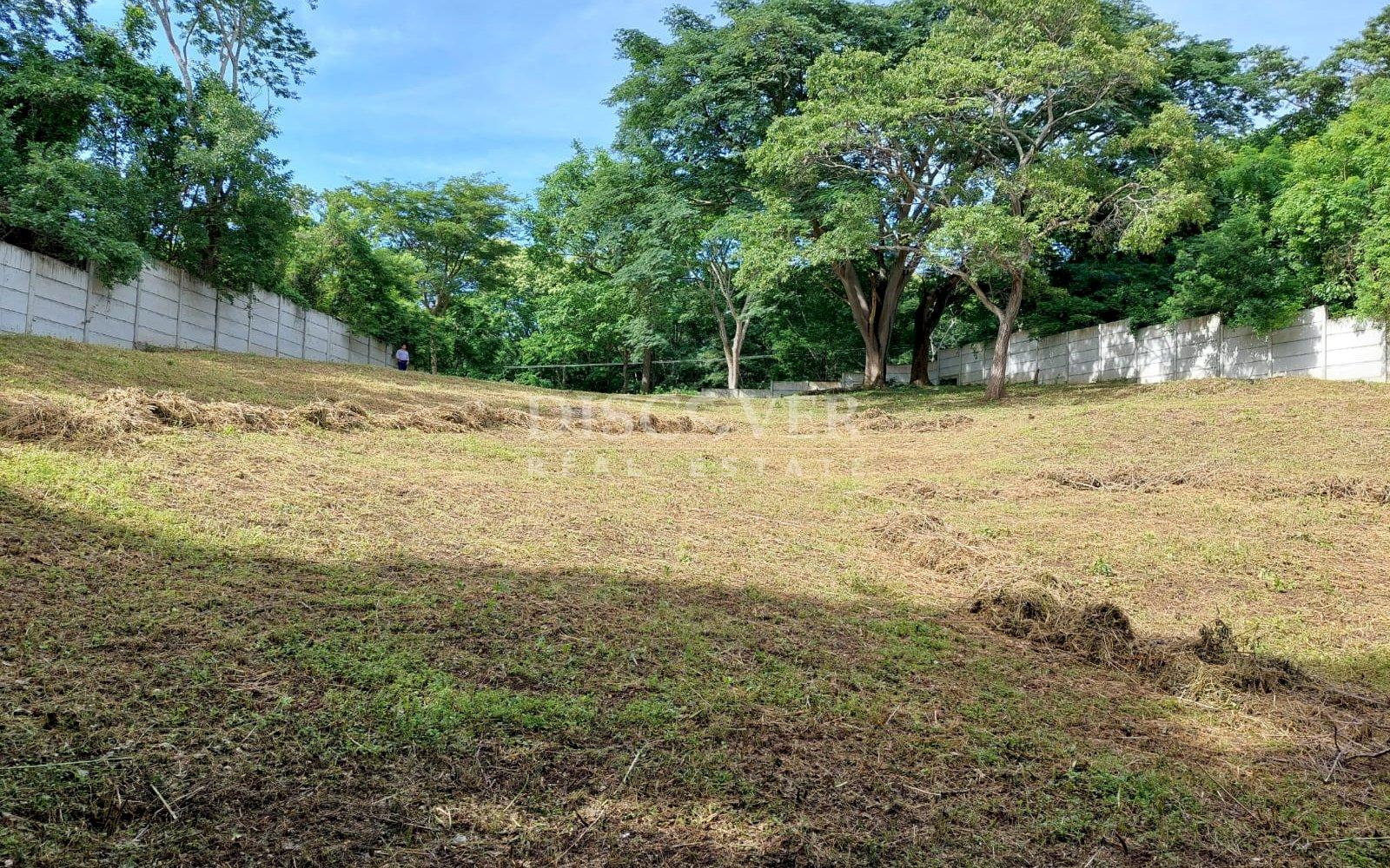  Land for sale in Villa Fontana.