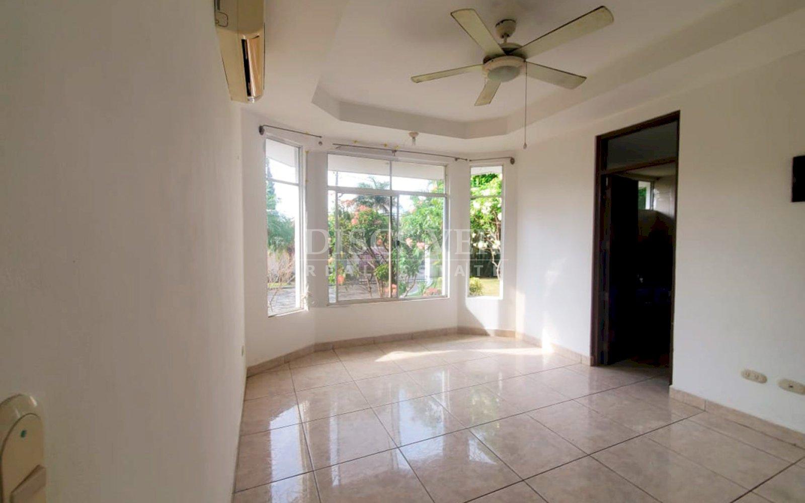  House for sale and rent in residential area - Las Colinas