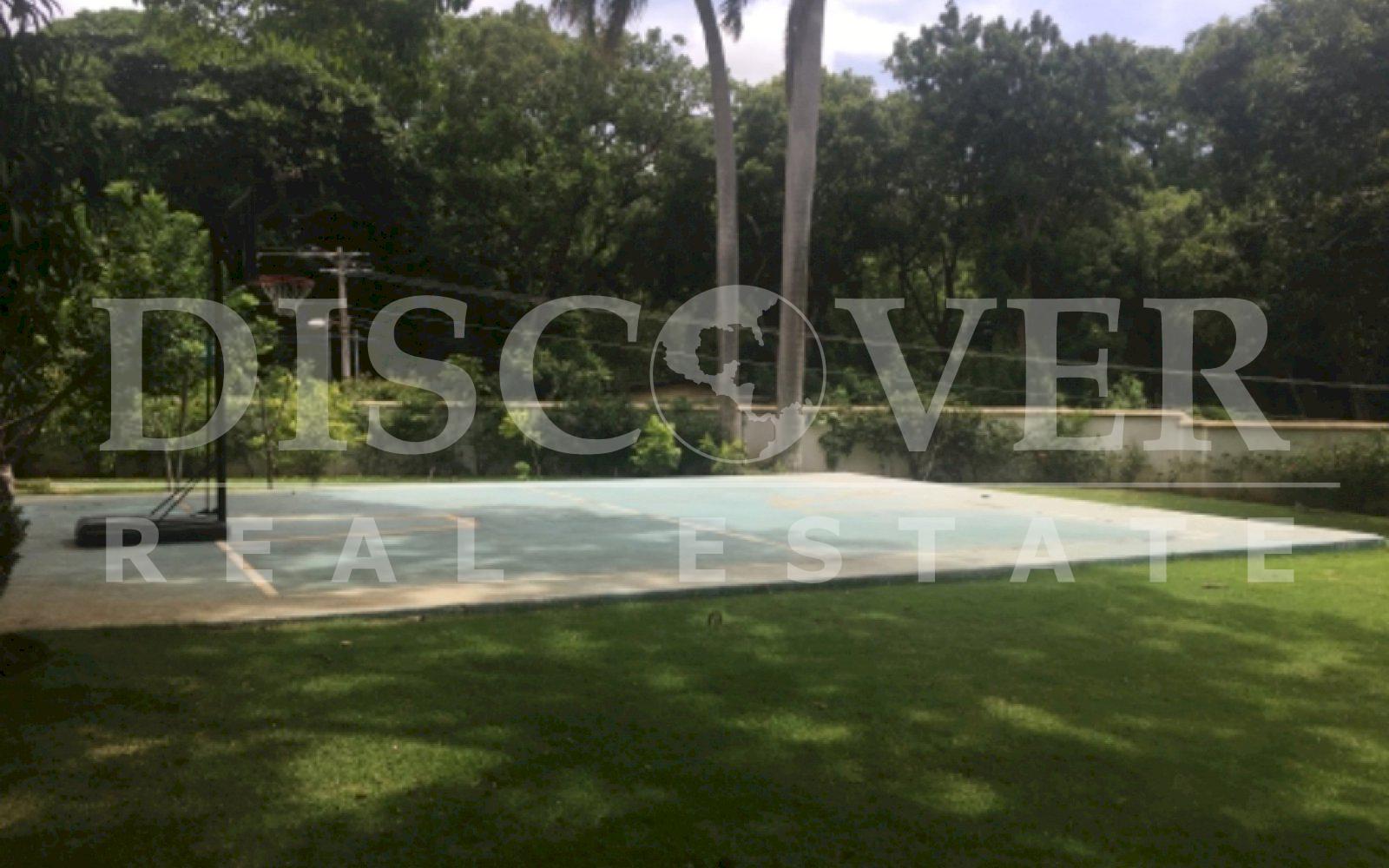  Beautiful House with large gardens, pool for Rent in Ticomo Sur ID 12004