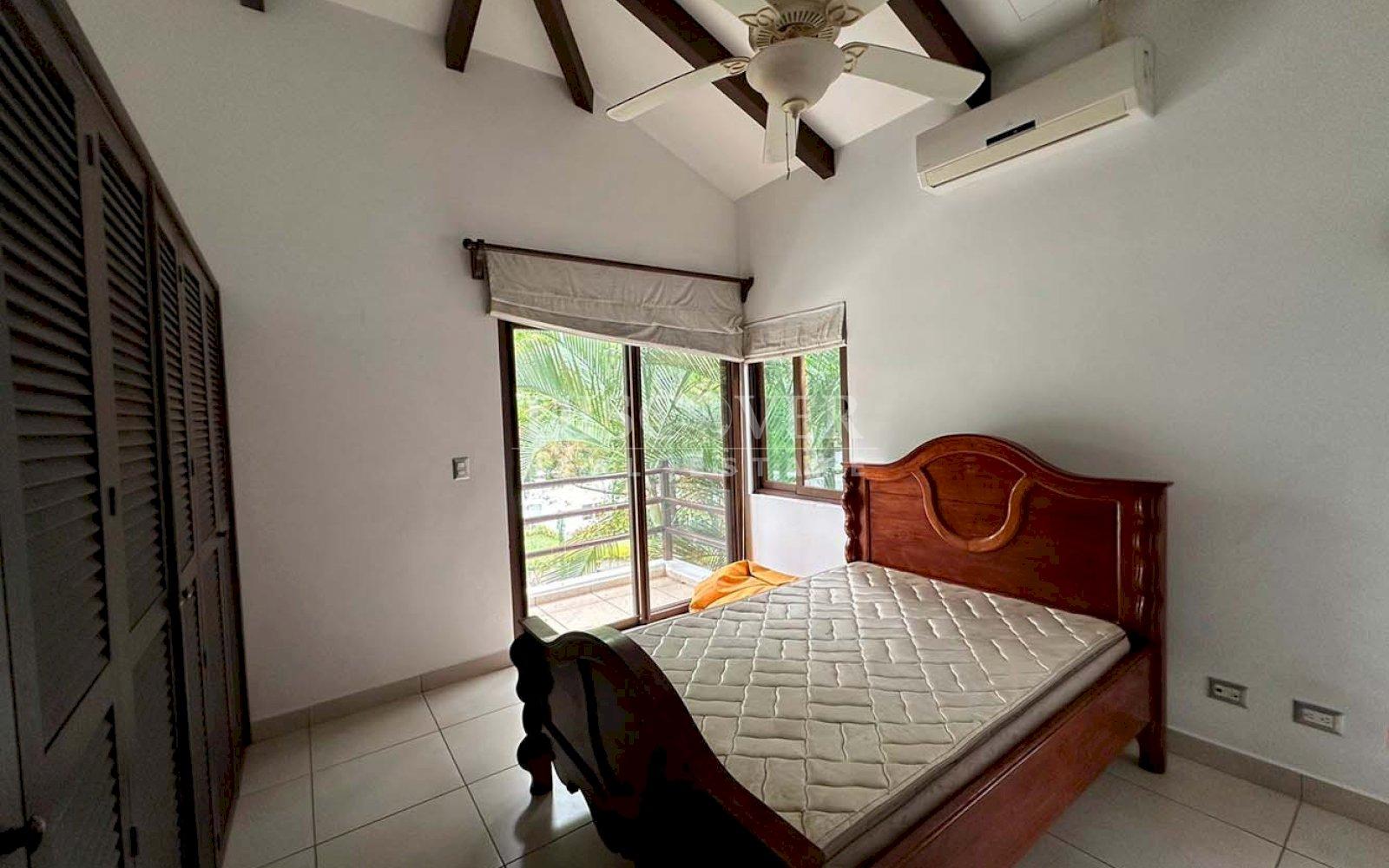  House for sale in Villa Fontana