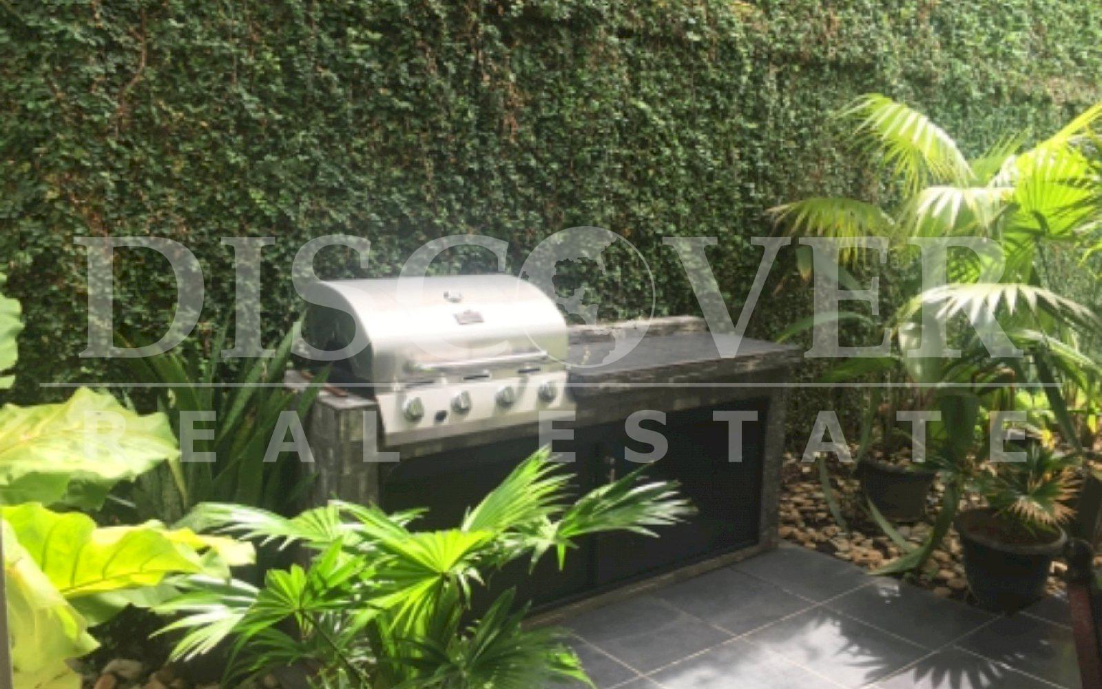  Modern house two floors in condominium in Las Colinas.