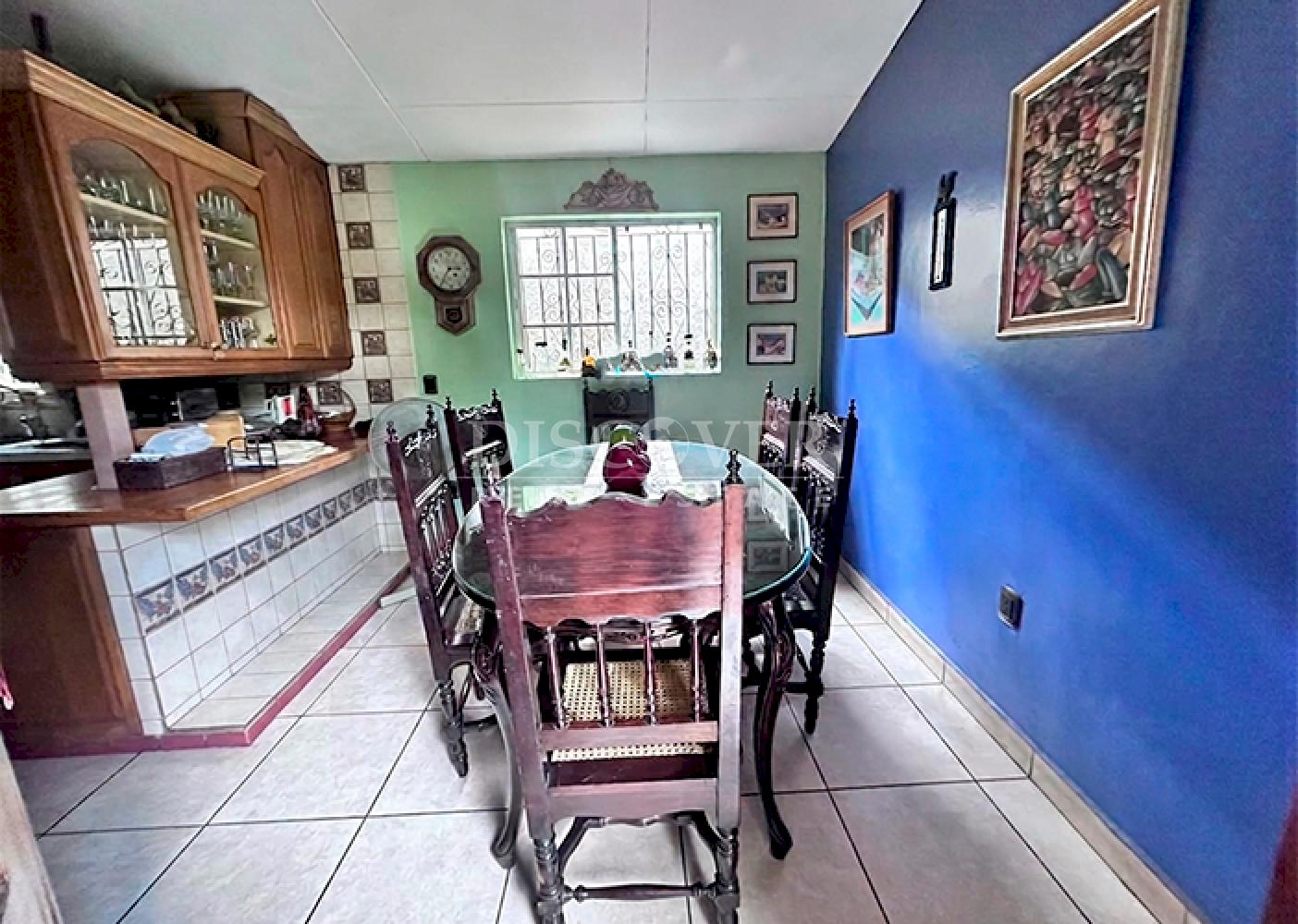  House for Sale in Bolonia – Ideal for Offices or as a Residence