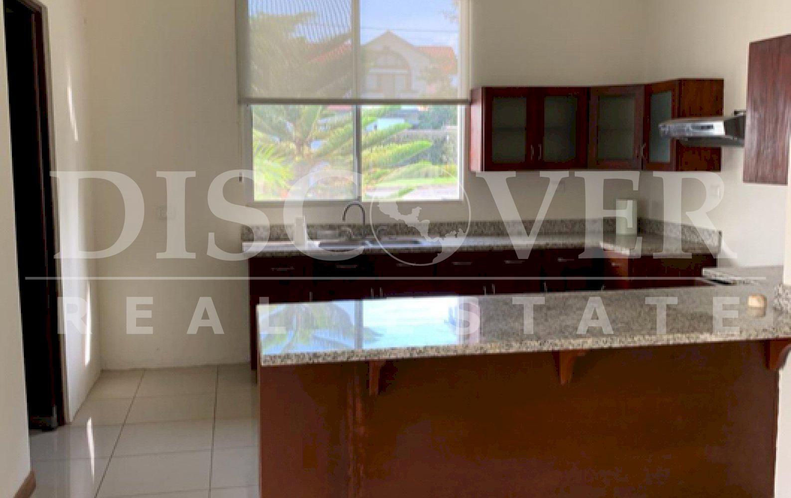  Spacious and modern house in a safe area of ​​Las Colinas.