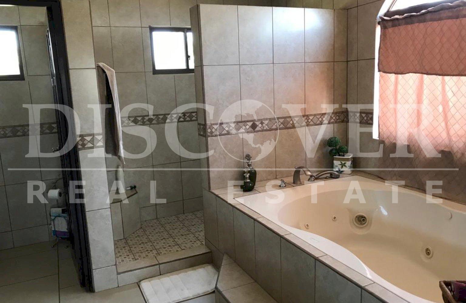 https://images.discovernica.com/propiedad/1600/7AFB47C8_6E88_4758_88BF_A18CF0994BCA.jpeg