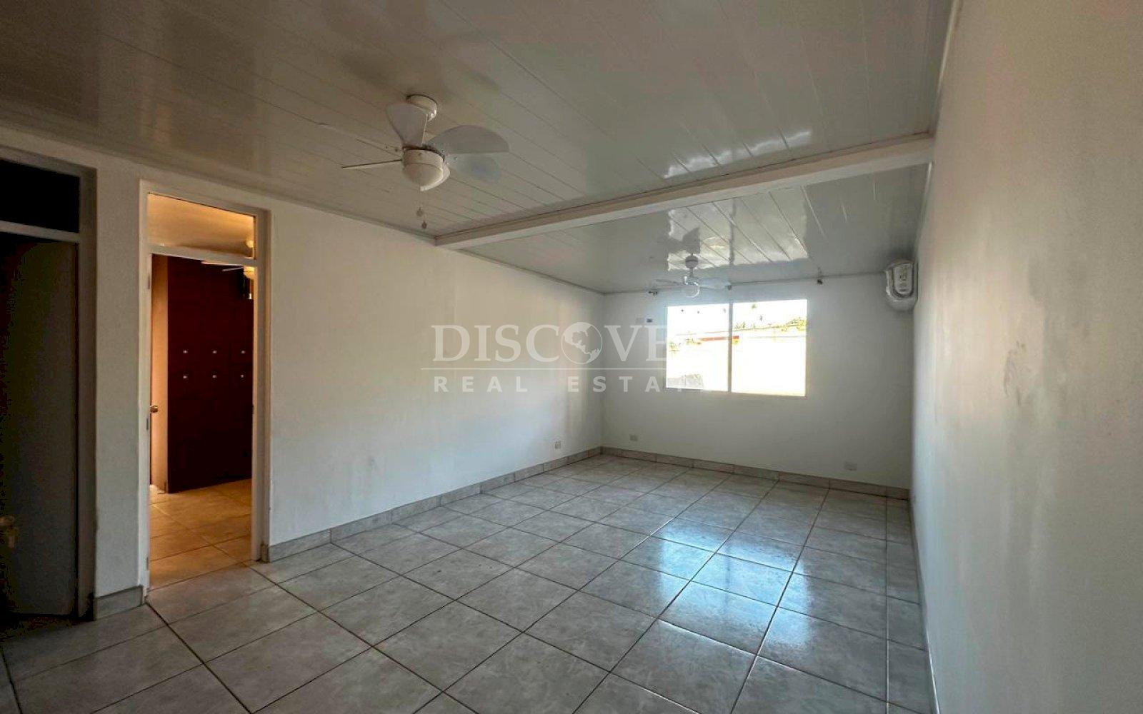  Spacious house for sale/for rent on Carretera Vieja to León