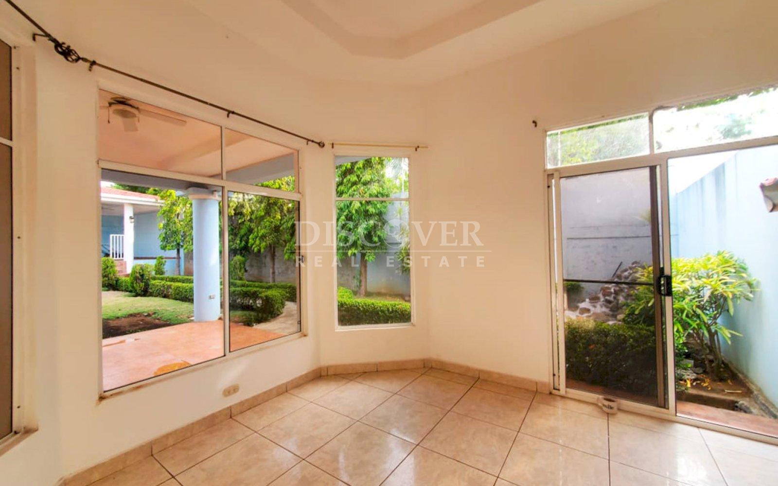  House for sale and rent in residential area - Las Colinas