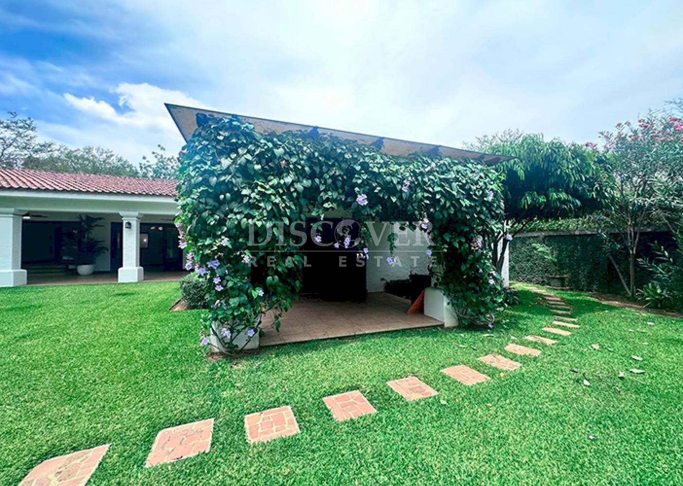 House with a pool for rent in Santo Domingo
