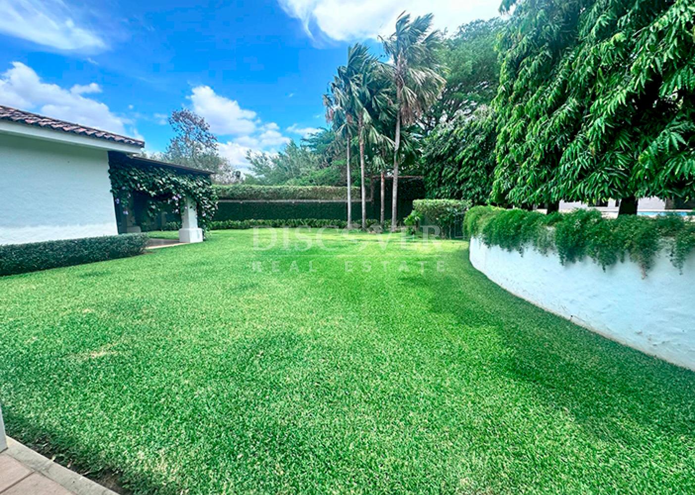 House with a pool for rent in Santo Domingo