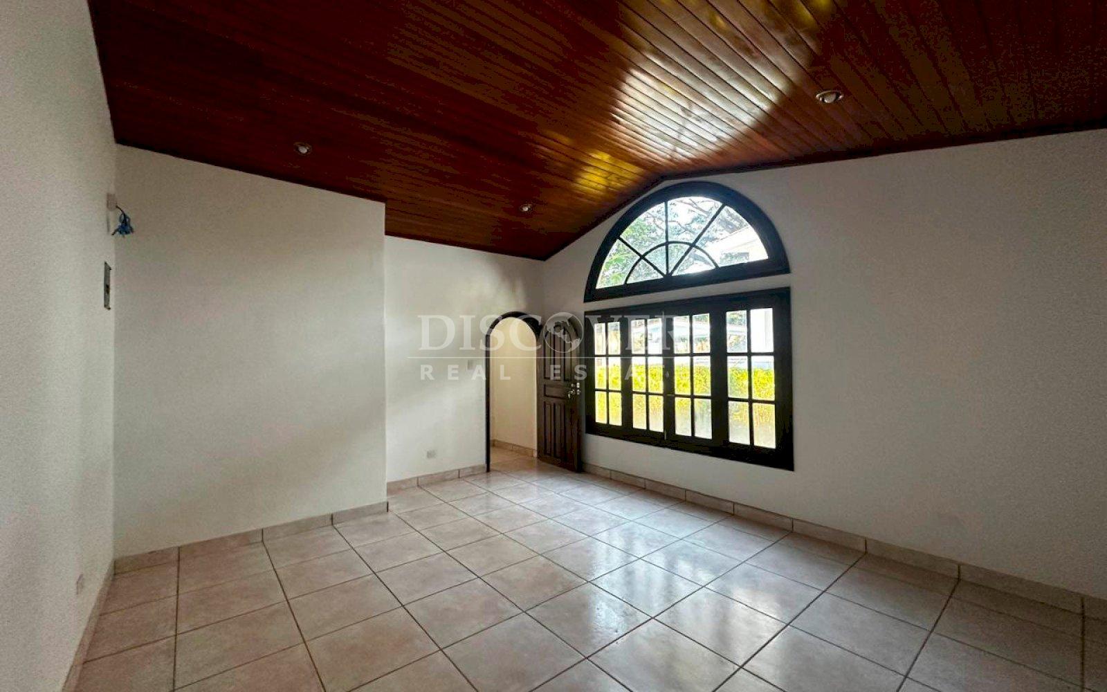  Spacious house for sale/for rent on Carretera Vieja to León