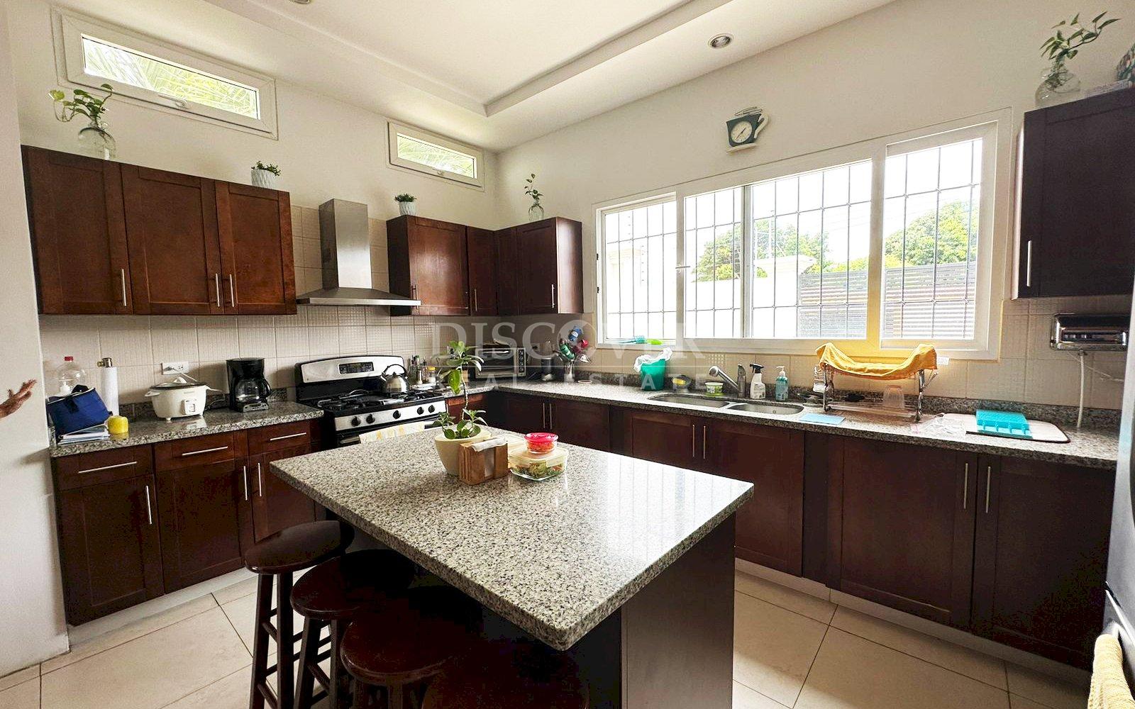  House for rent in Estancia de Santo Domingo.