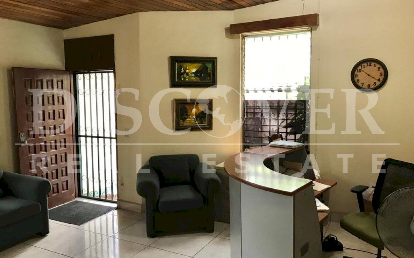  Beautiful House for Rent in Villa Fontana