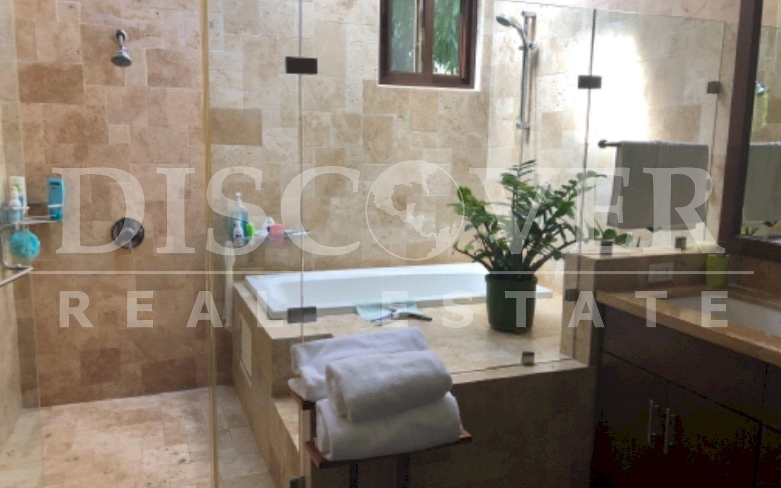 https://images.discovernica.com/propiedad/1600/A848D54E_46E0_480F_BD29_9D310D5A06C3.jpeg