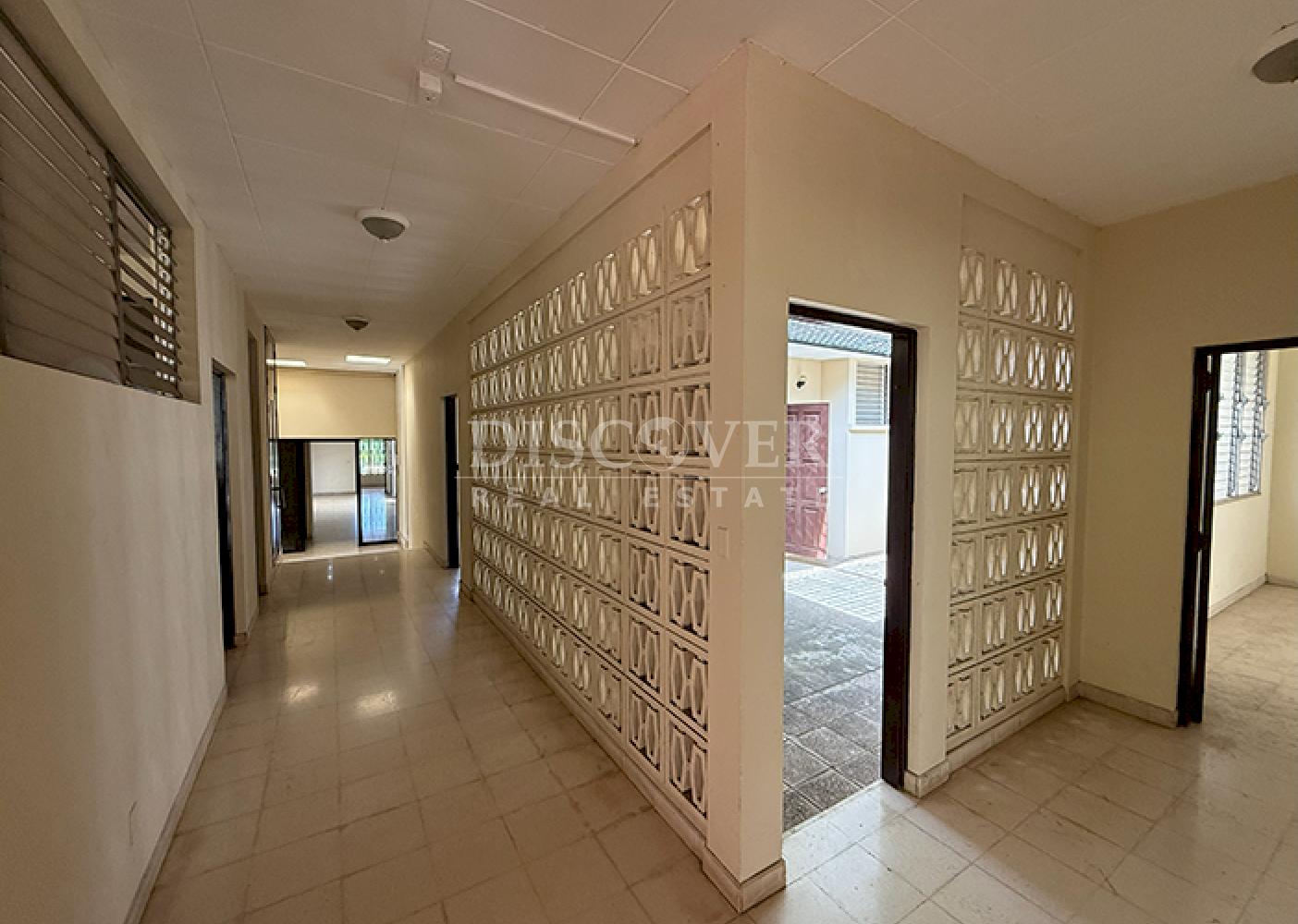 House with high commercial potential for sale in Bolonia 