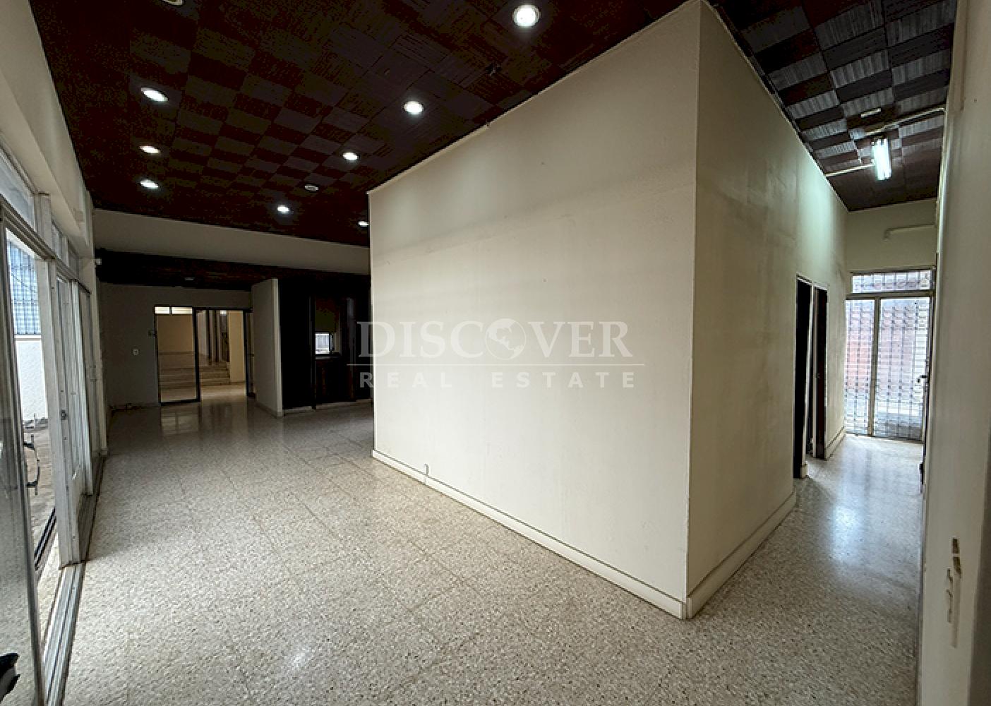 House with high commercial potential for sale in Bolonia 