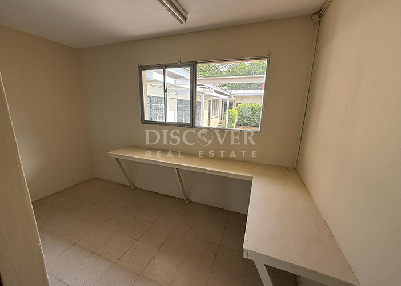 House with high commercial potential for sale in Bolonia 