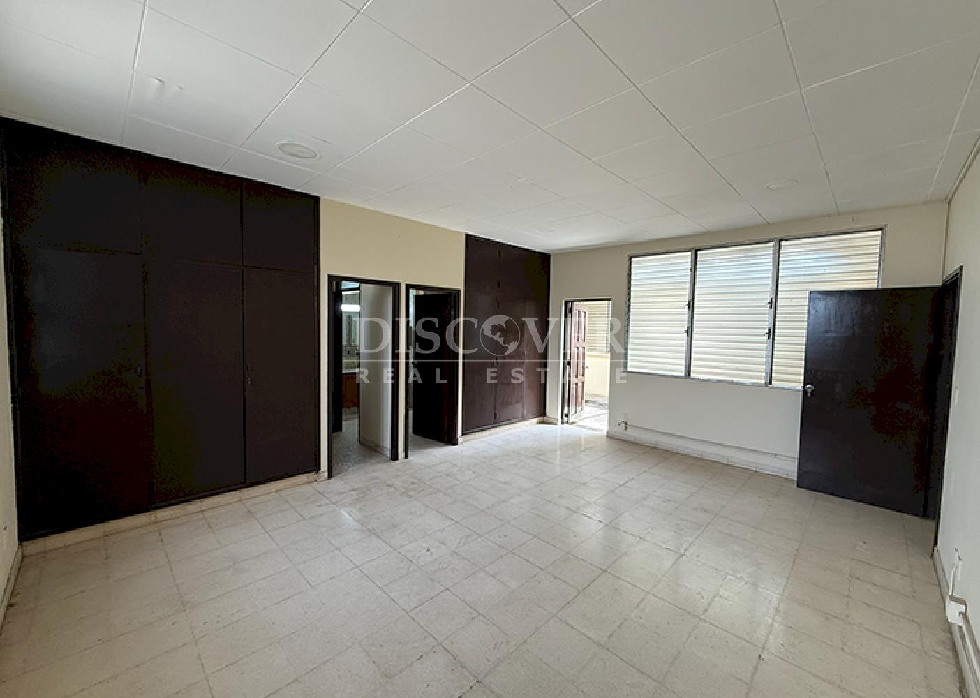 House with high commercial potential for sale in Bolonia 