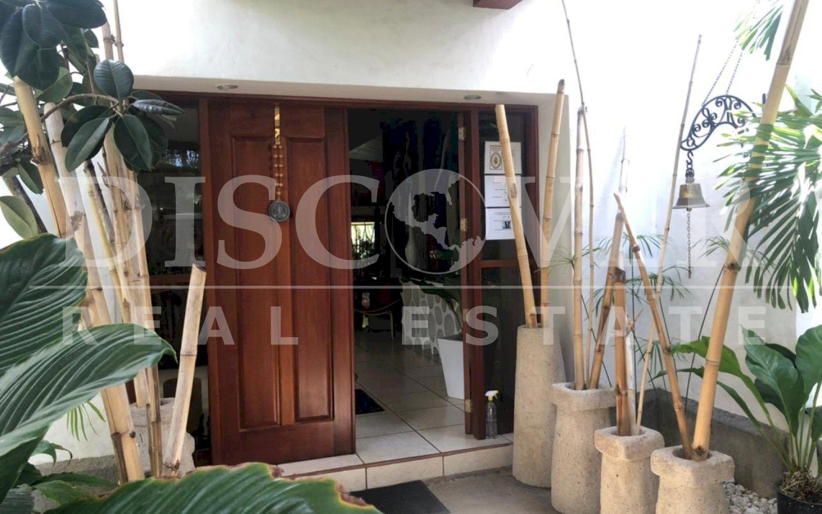  Spectacular house for rent - Sale located in Las Colinas.