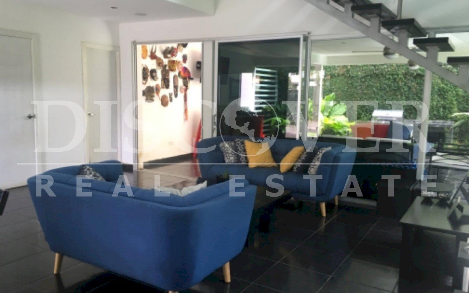  Modern house two floors in condominium in Las Colinas.