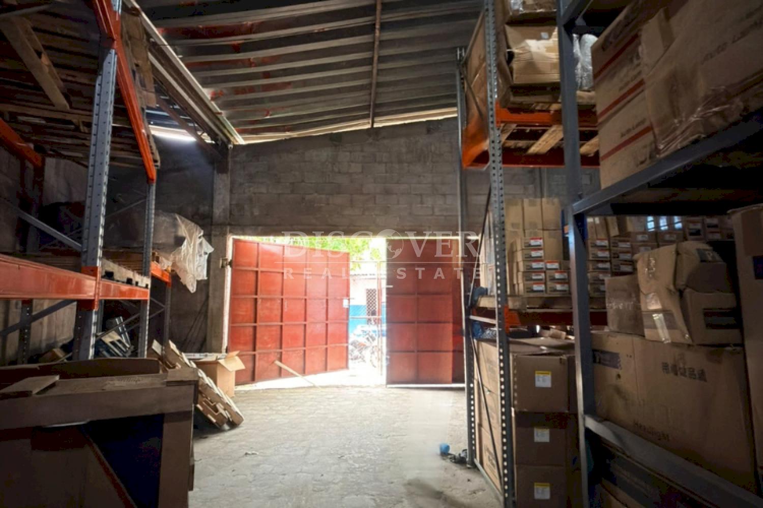 Bodega en Venta-Renta en el Mercado Oriental.
