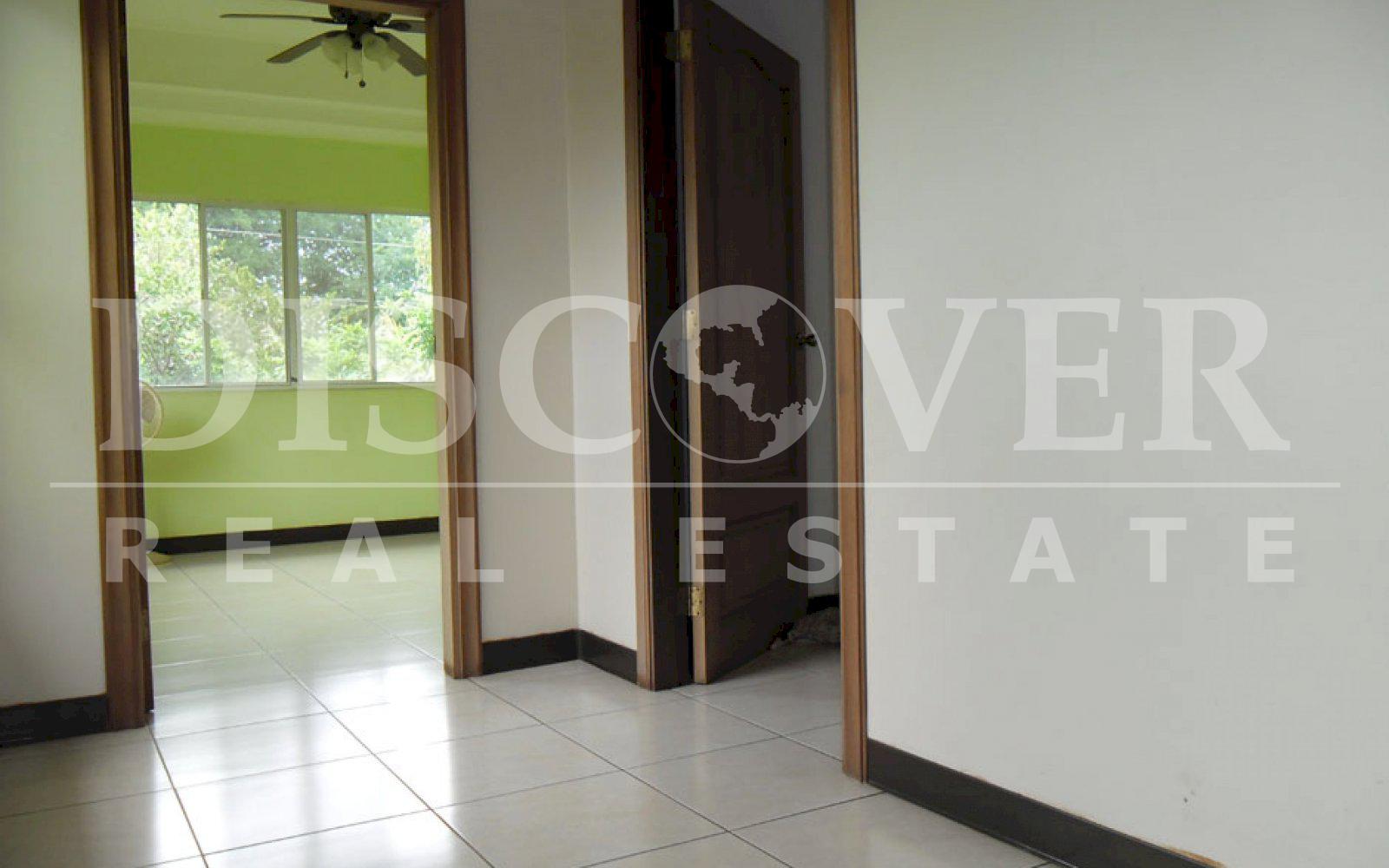 https://images.discovernica.com/propiedad/1600/Casa_Colonial_a_la_Venta_en_Granada_7_.jpg