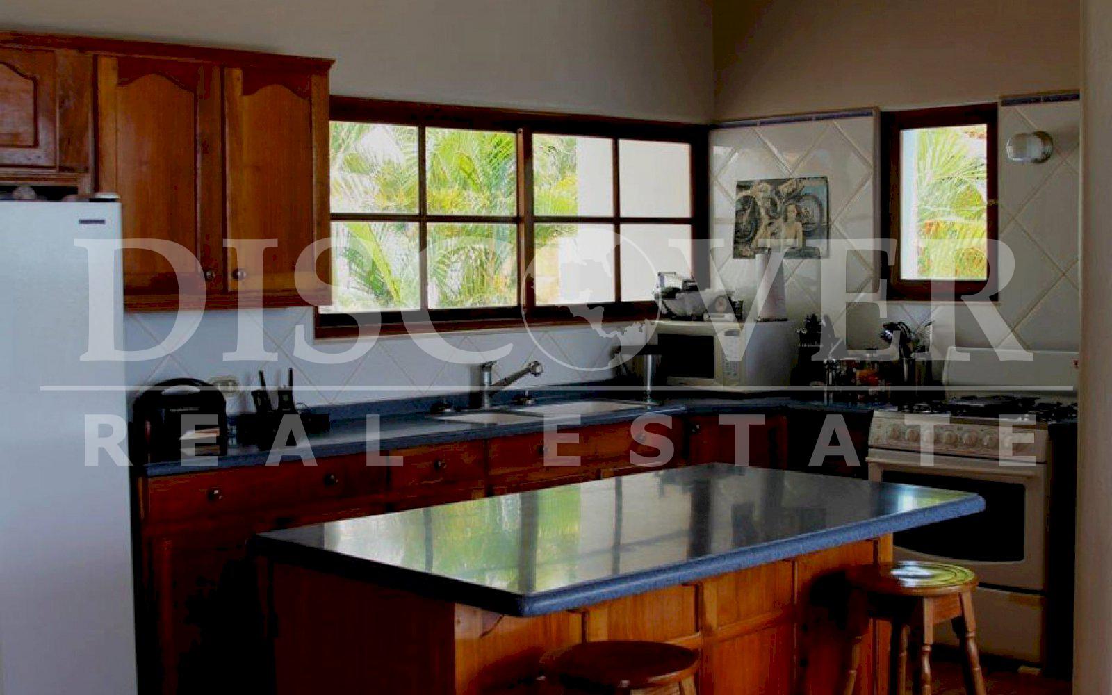 https://images.discovernica.com/propiedad/1600/Casa_a_la_Venta_en_San_Juan_del_Sur_2_.jpg
