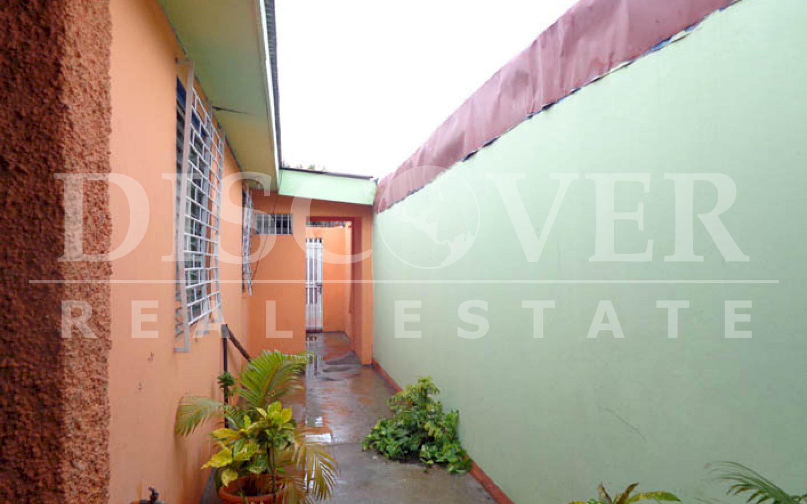  House for rent in Altamira suitable for housing or office ID 8257