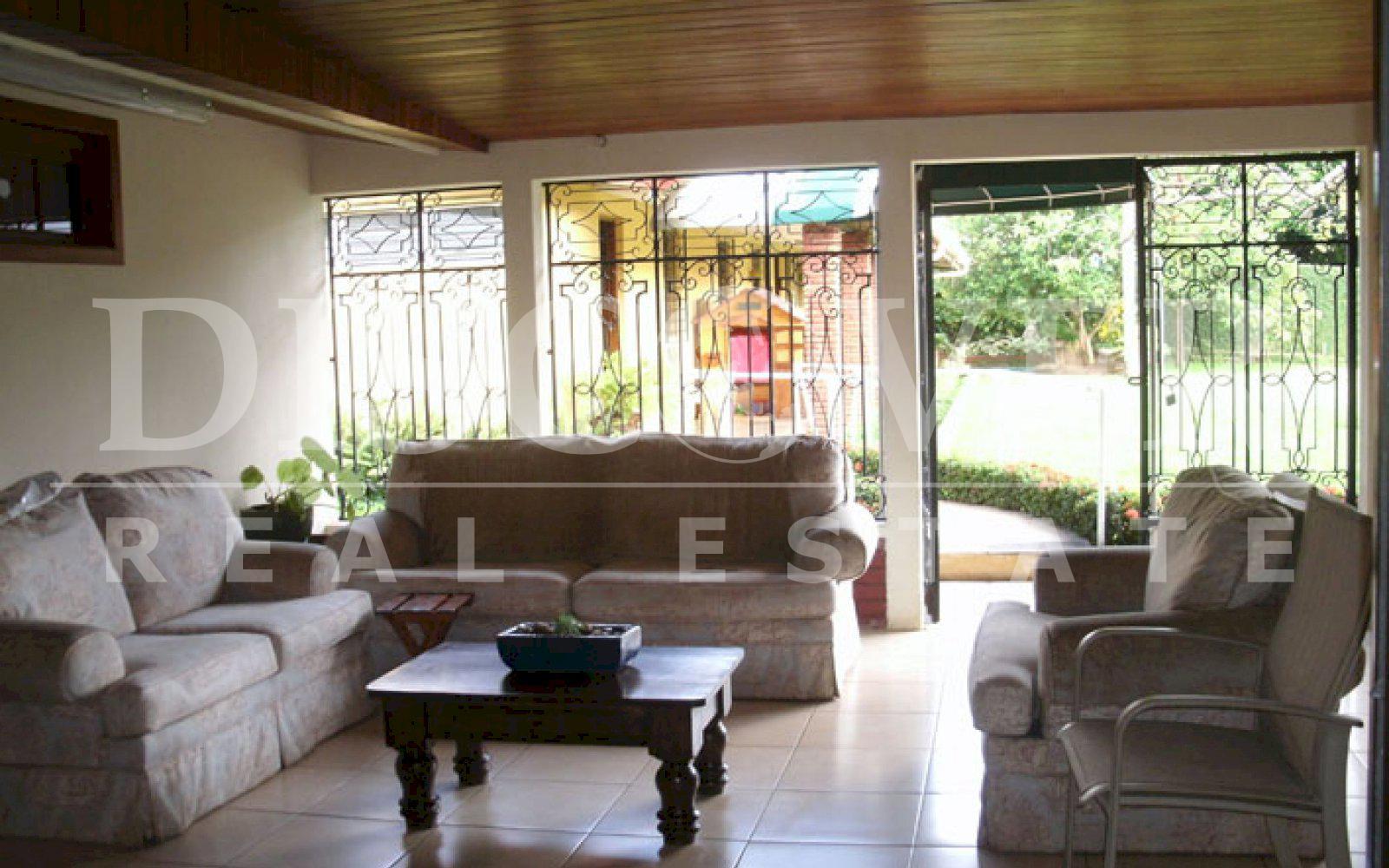 https://images.discovernica.com/propiedad/1600/Casa_en_Alquiler_en_Las_Colinas_17_.jpg
