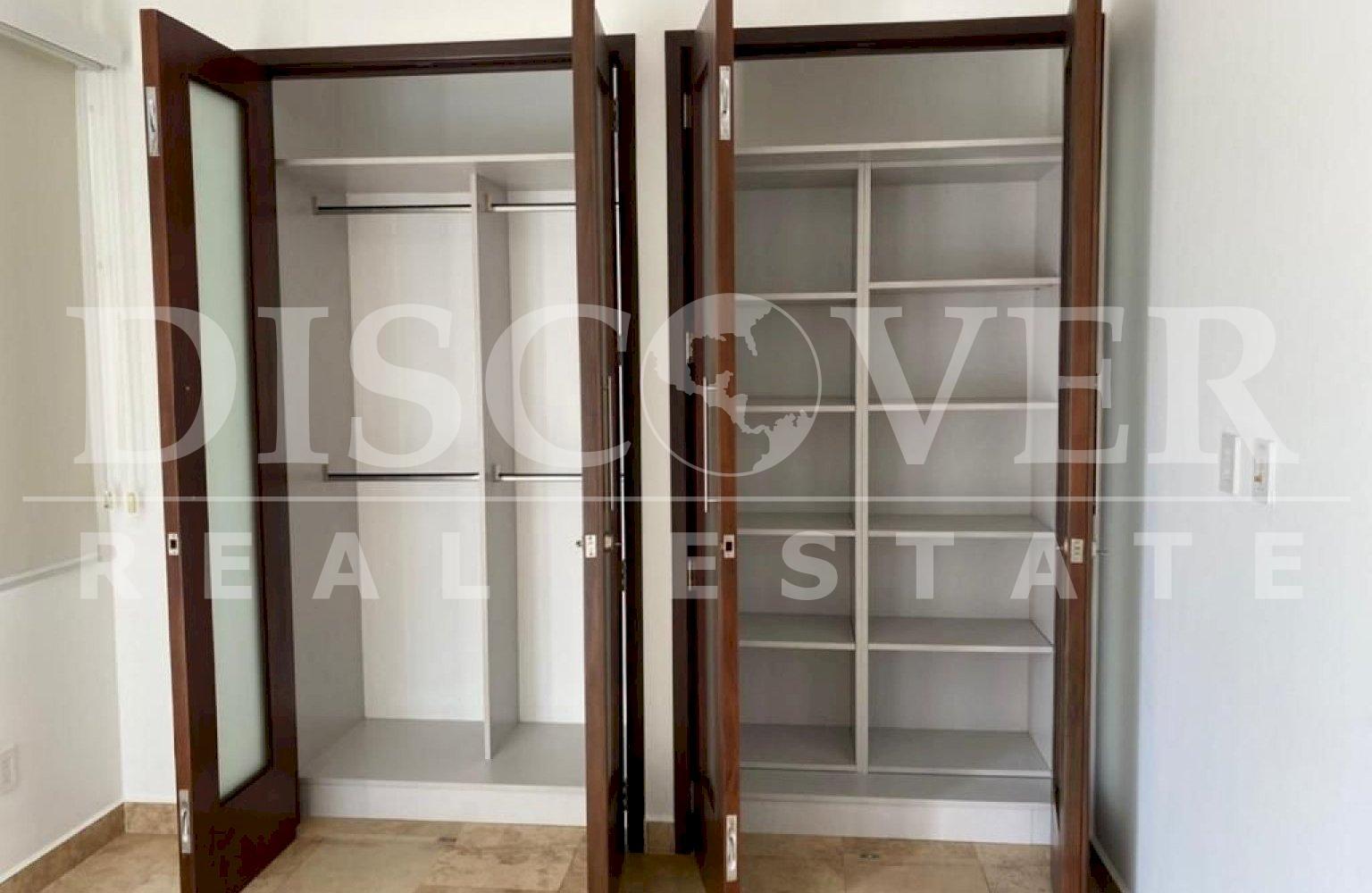 https://images.discovernica.com/propiedad/1600/Closet.jpg