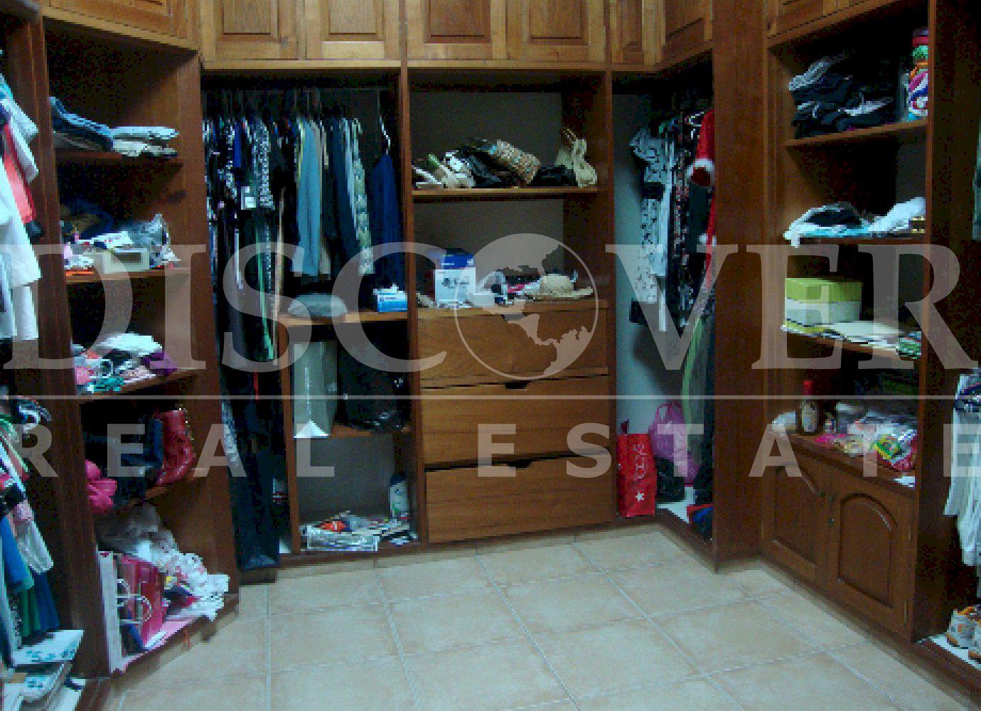 https://images.discovernica.com/propiedad/1600/Closet_Principal_2_1.JPG