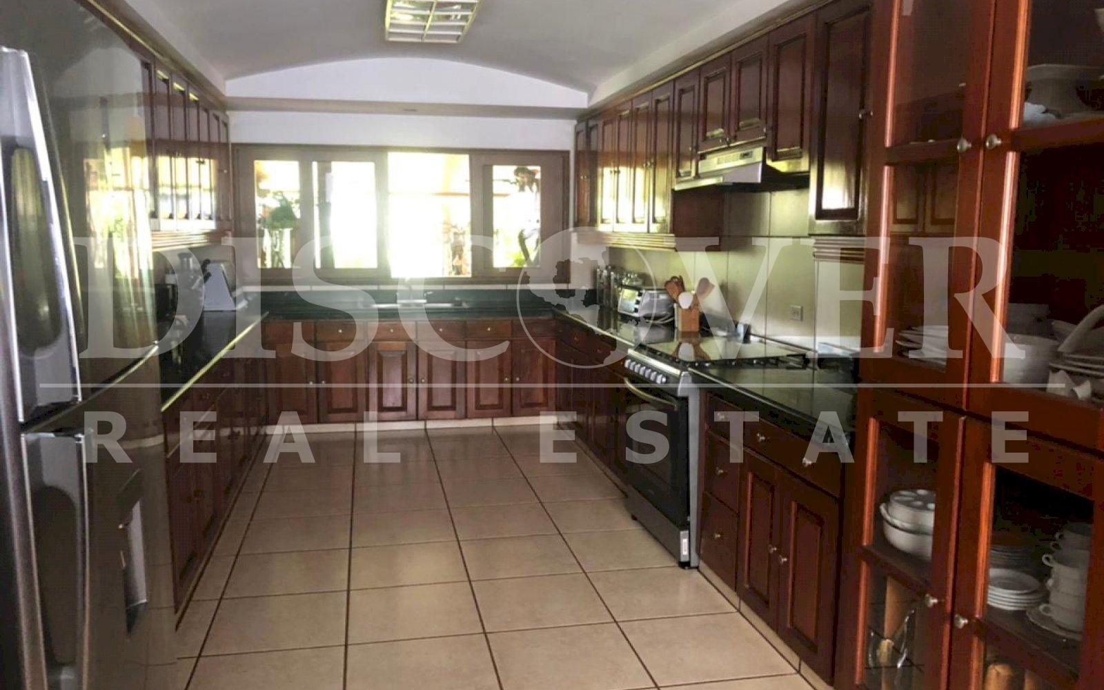  Spectacular house for rent - Sale located in Las Colinas.