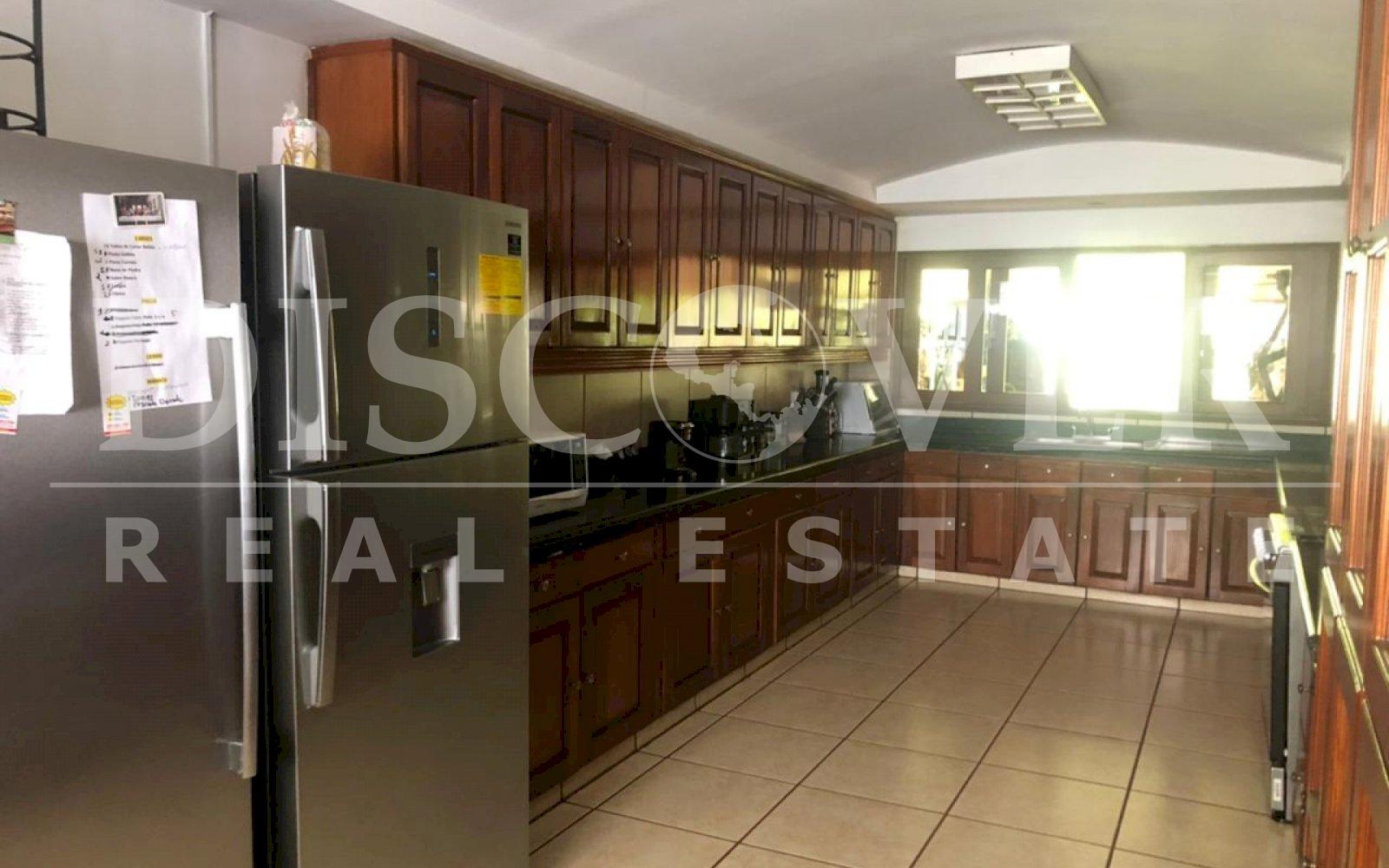  Spectacular house for rent - Sale located in Las Colinas.