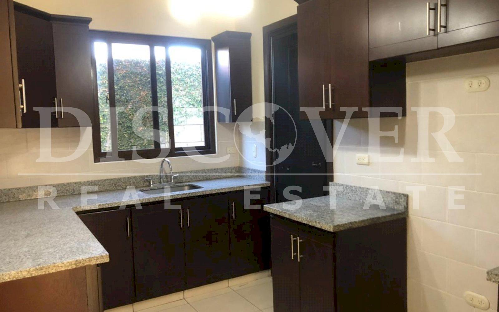 https://images.discovernica.com/propiedad/1600/Cocina_9.jpg