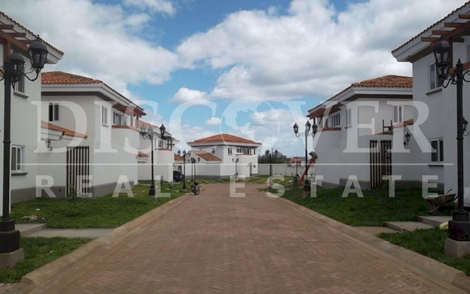  Houses for Rent in Condominium Los Angeles in Las Colinas ID 7995