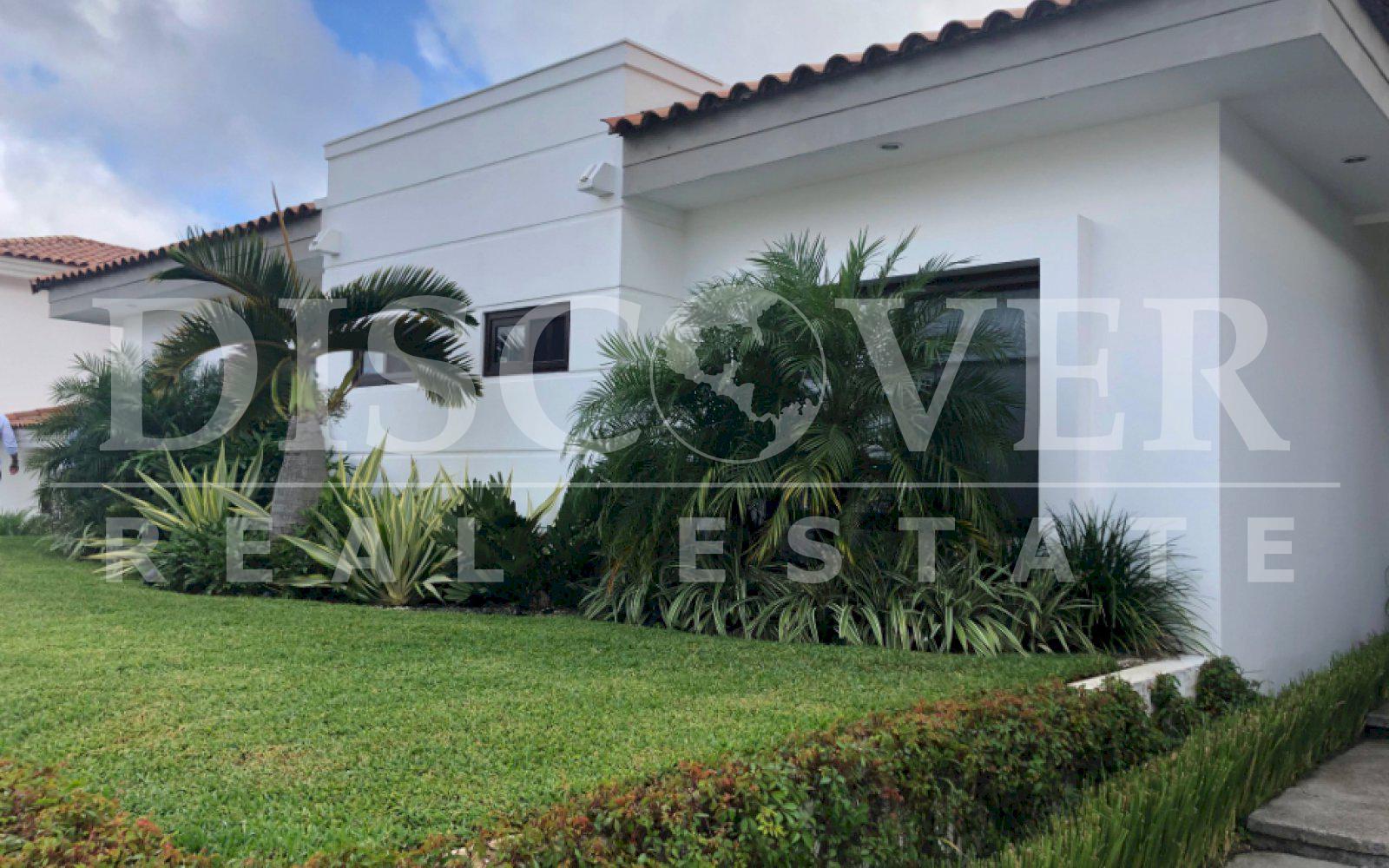 https://images.discovernica.com/propiedad/1600/Copia_de_IMG_0869.jpg