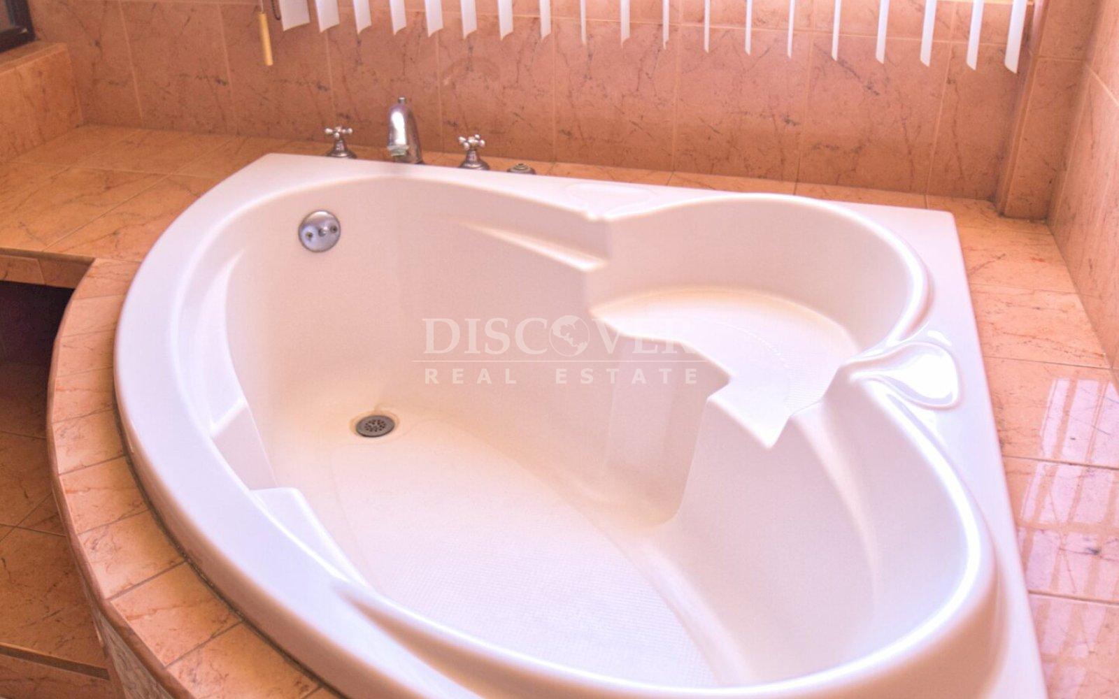  Spacious house for sale on the Masaya Highway