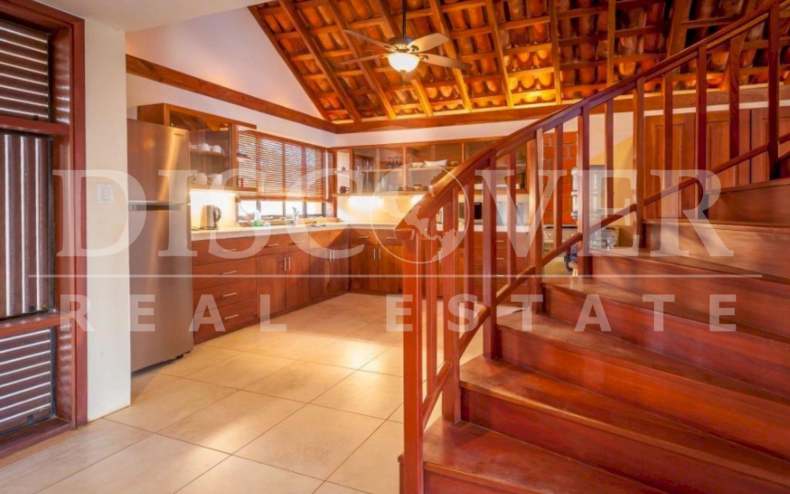 https://images.discovernica.com/propiedad/1600/EL_E_Casita_5_web.jpg