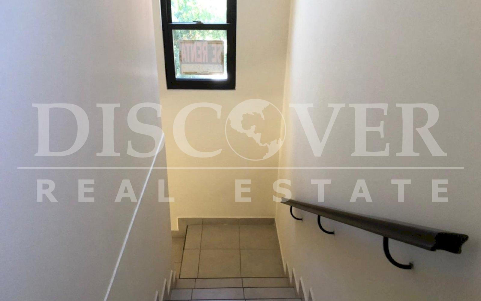 https://images.discovernica.com/propiedad/1600/Escaleras_2.jpg