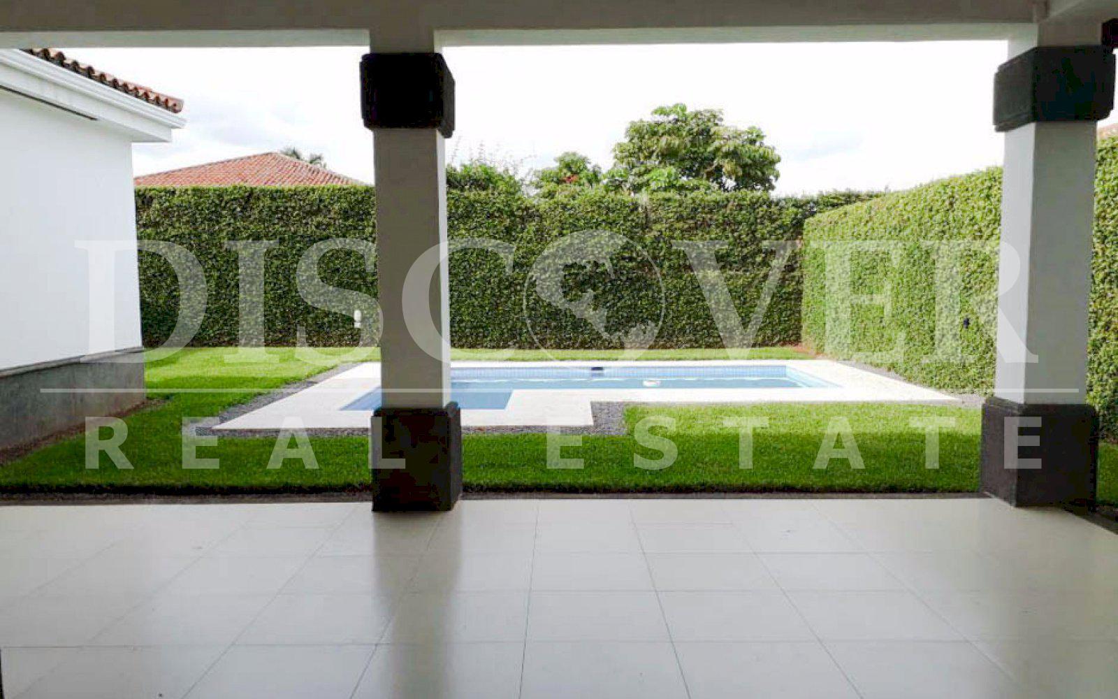 https://images.discovernica.com/propiedad/1600/Espectacular_casa_venta_renta_estancia_santo_domingo_4_habitaciones_4.5_ba_os_venta_ID11269_6.jpg