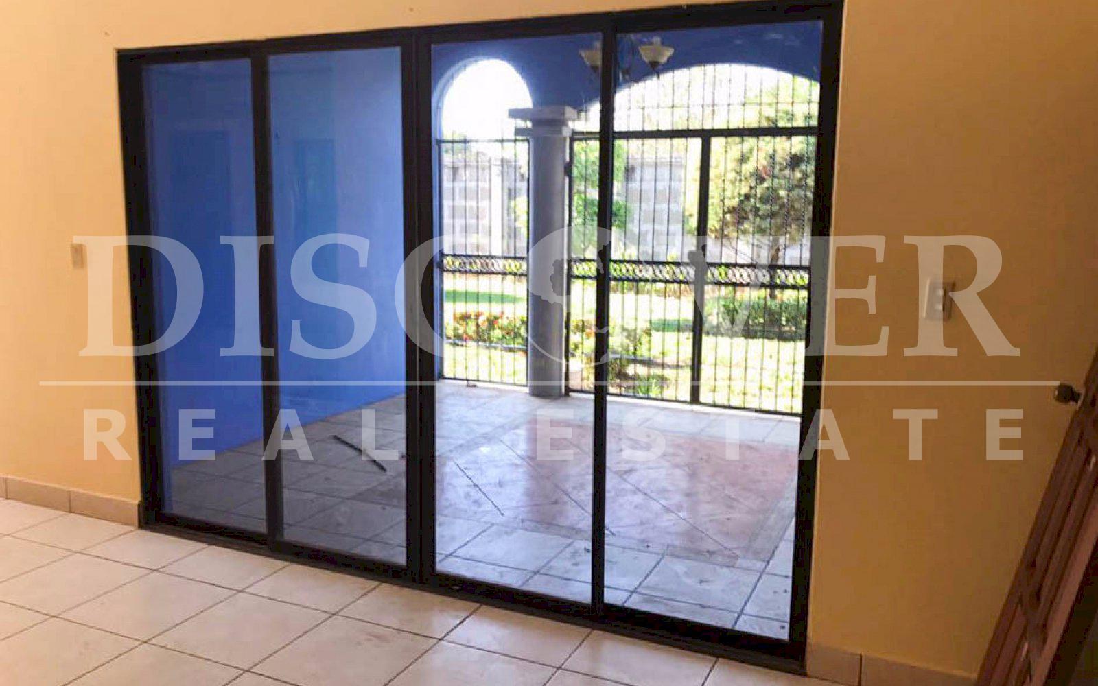 https://images.discovernica.com/propiedad/1600/Hermosa_casa_venta_renta_carretera_masaya_3_habitaciones_3_ba_os_venta_ID11227_2.jpg