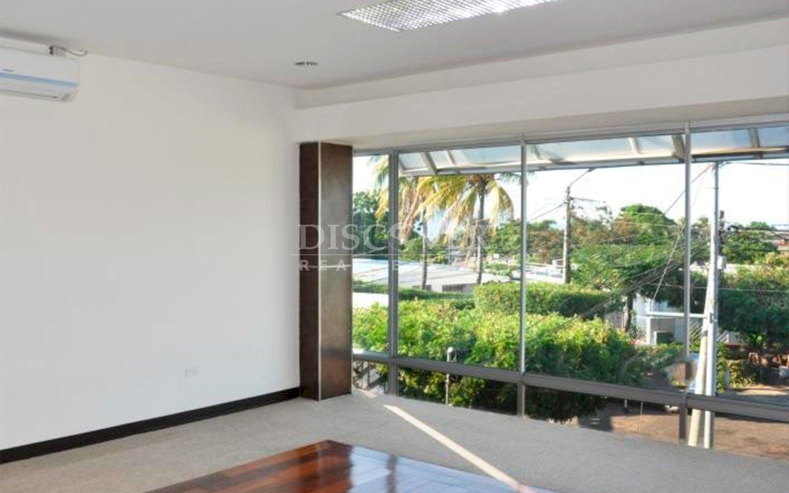  Commercial Building for Sale in Altamira