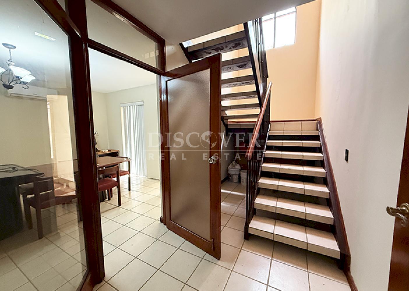 House for sale, converted into an office, in Santo Domingo 